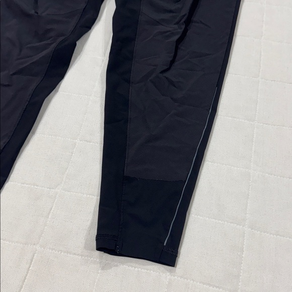 Lululemon Switch Up Pants - Picture 4 of 12